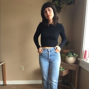 Fitted black long sleeved top